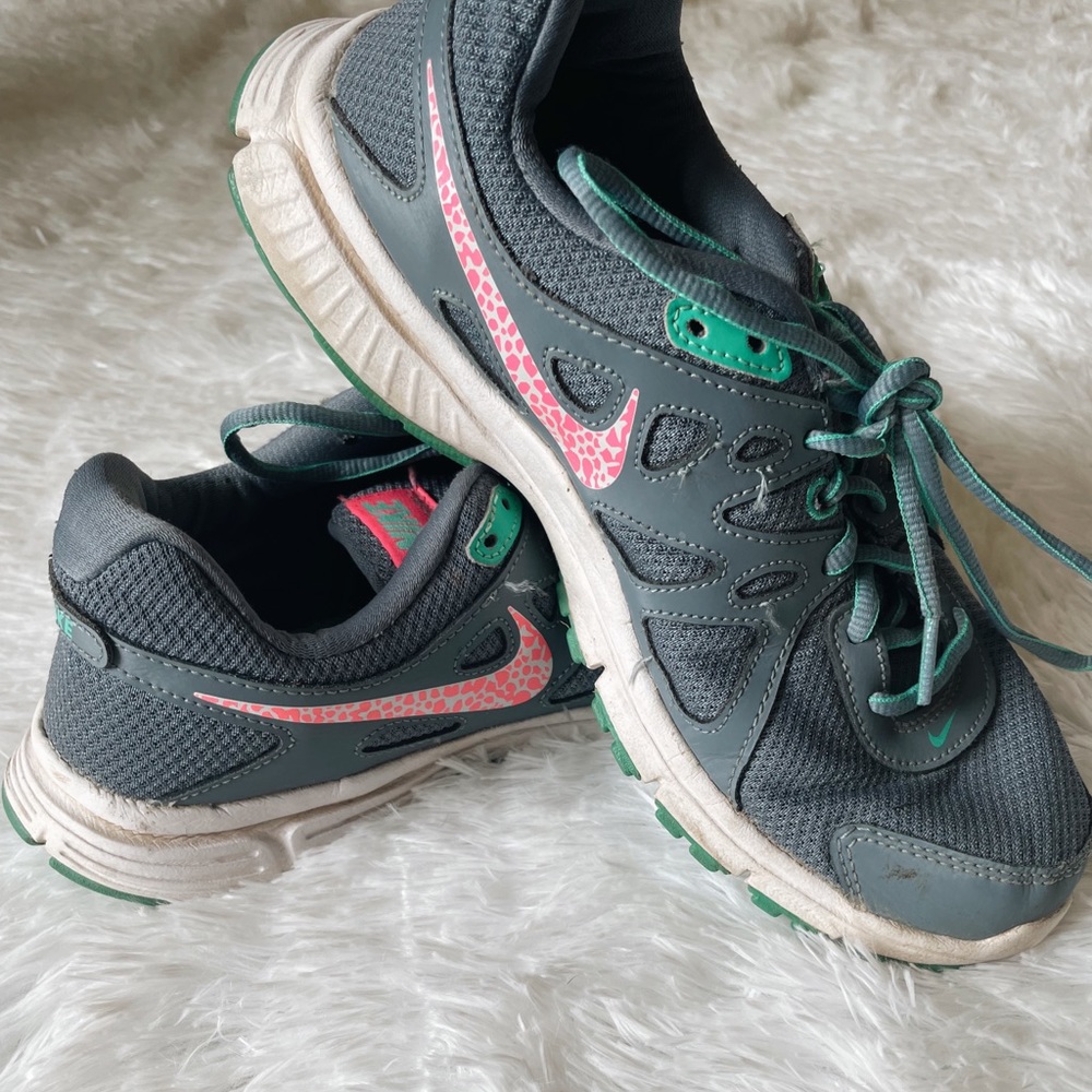 Nike shoes 8.5